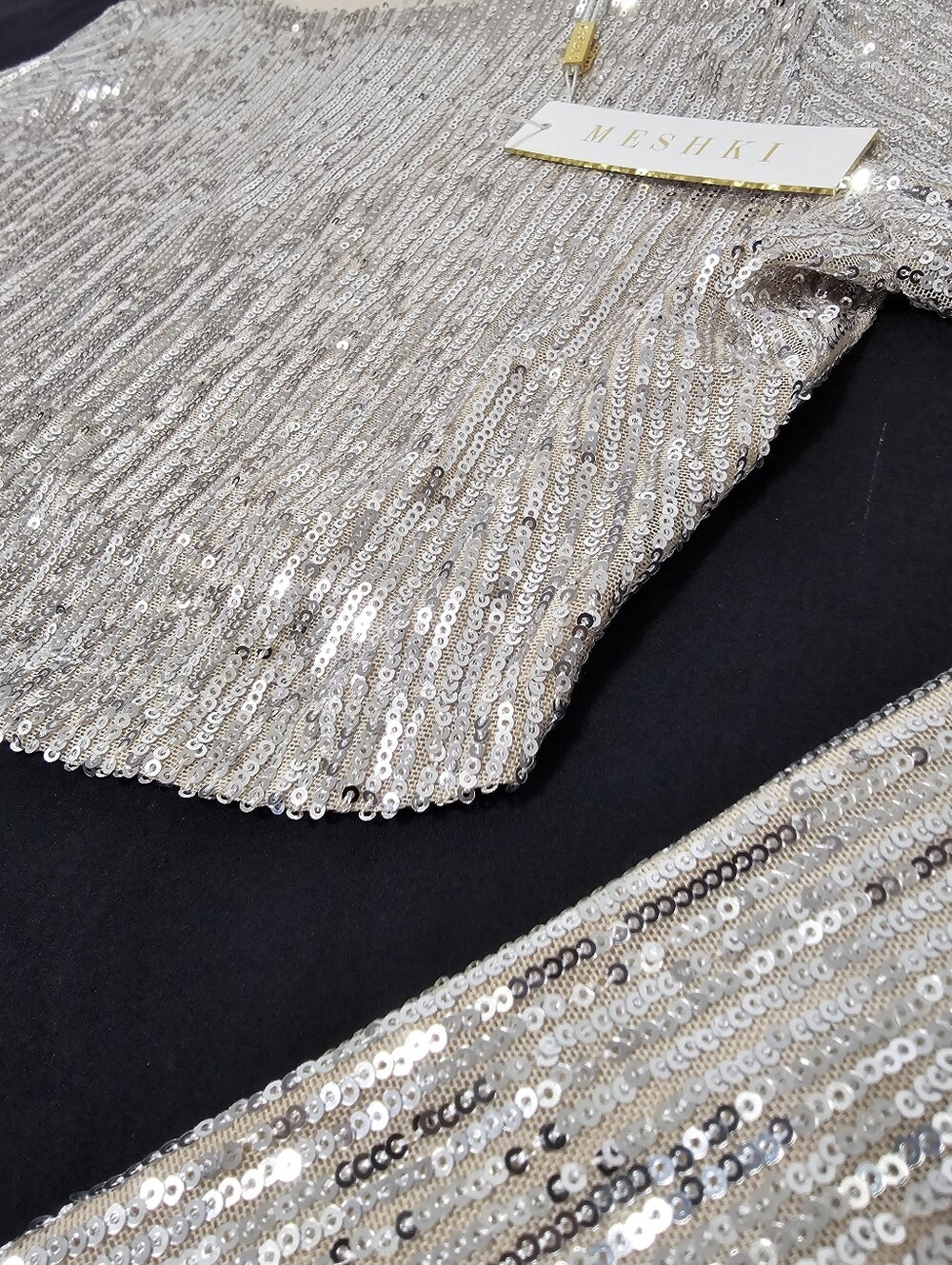 NWT MESHKI Christina Silver Sequin Long Sleeve Crop Top Sz M Party Holiday Glam - Picture 4 of 11